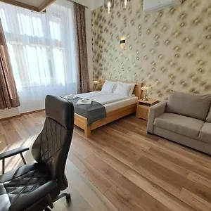 Superior Centrum Basilica Apartment