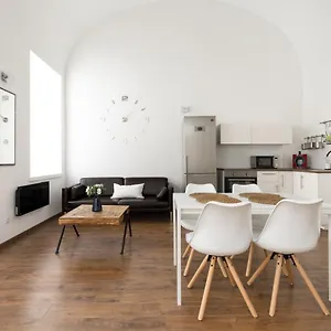 B17 Bajcsy Apartamento